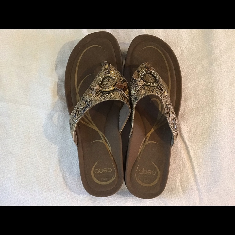 Women’s Abeo Sunrise sandal flip flop size 10N